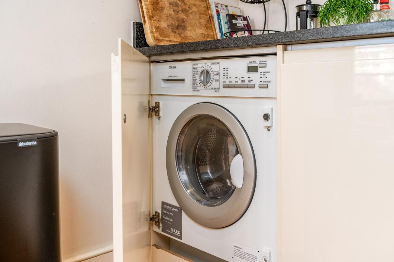Bright & Spacious Battersea Flat London Eksteriør billede