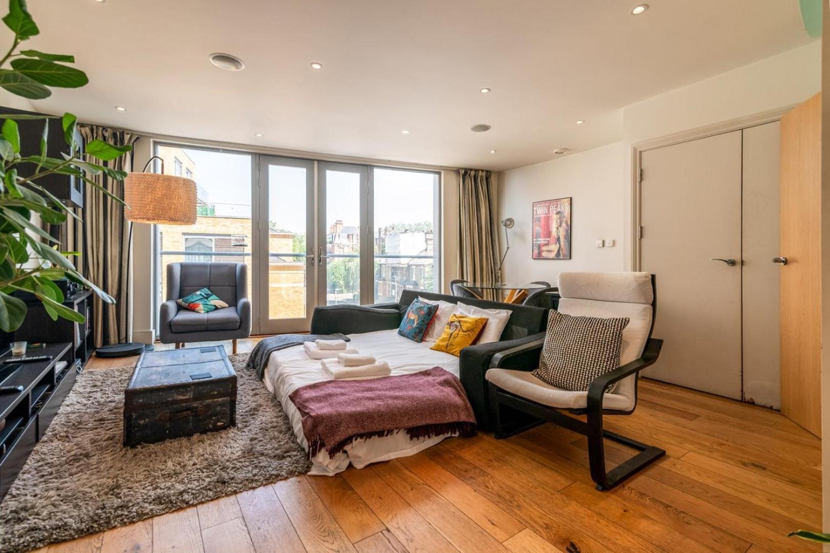 Bright & Spacious Battersea Flat London Eksteriør billede