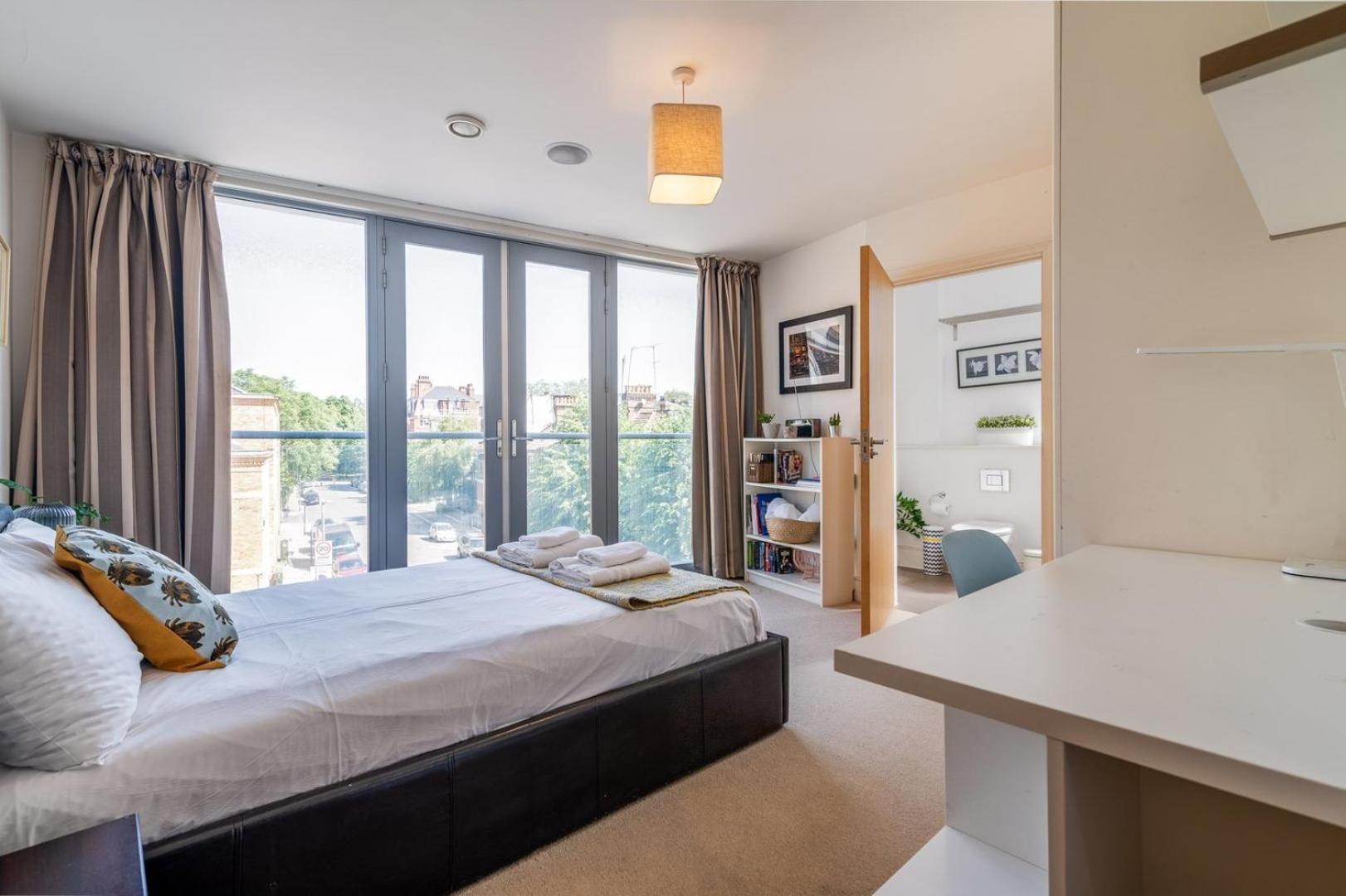 Bright & Spacious Battersea Flat London Eksteriør billede