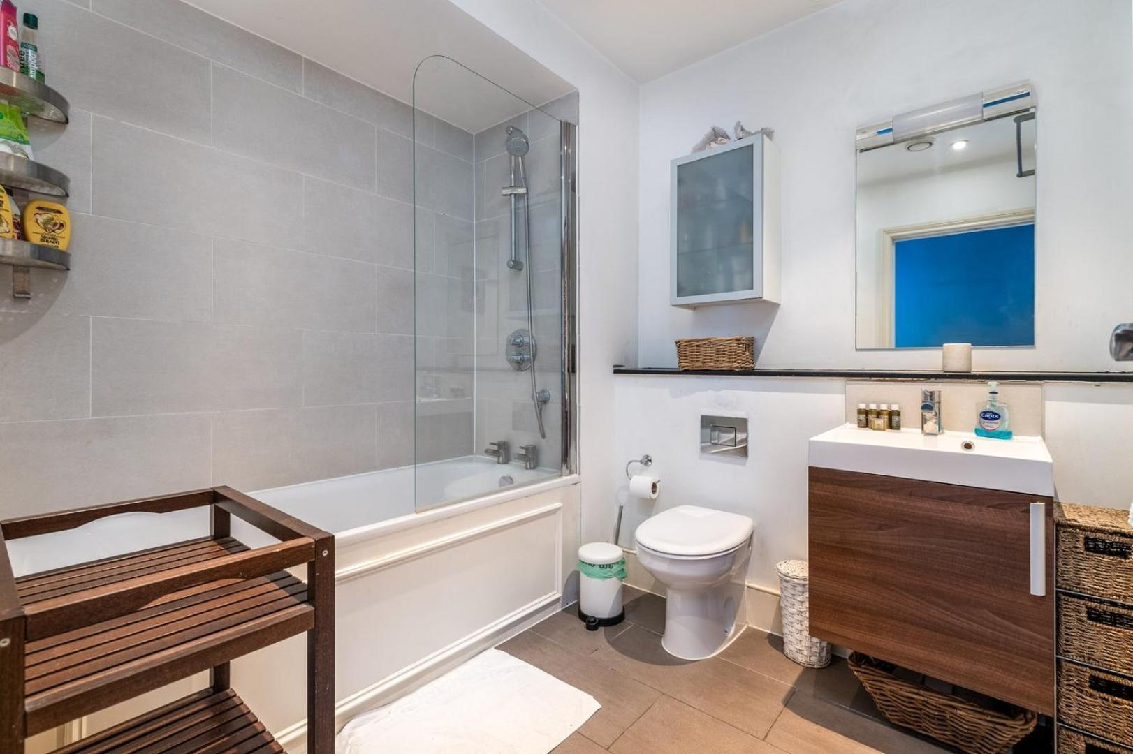 Bright & Spacious Battersea Flat London Eksteriør billede