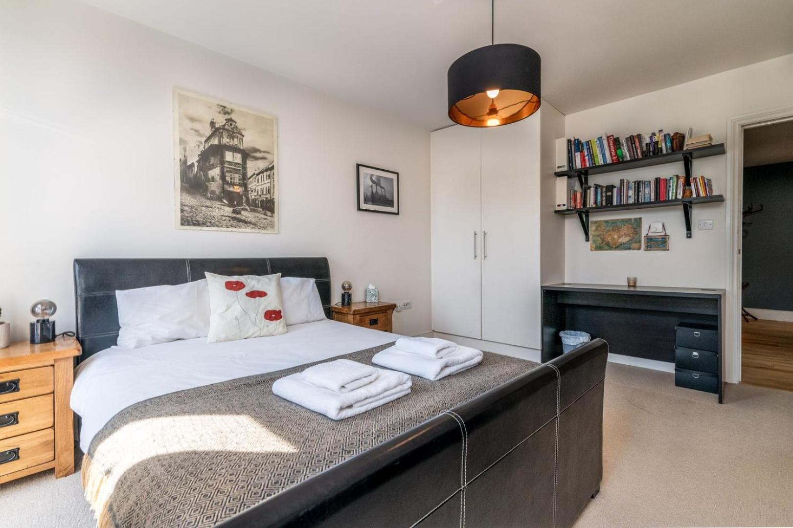 Bright & Spacious Battersea Flat London Eksteriør billede